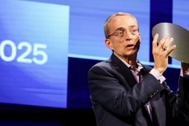 Intel ogłasza zmianę planów. Akcje rosną, ale inwestycji w Polsce nie będzie